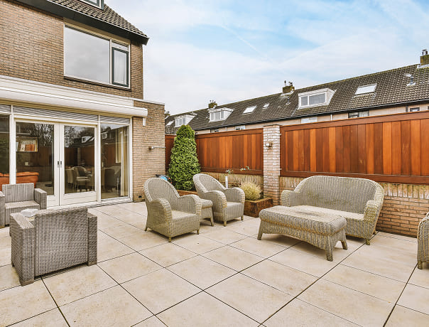 beautiful veranda design 2025 02 09 23 18 34 utc 1.jpg