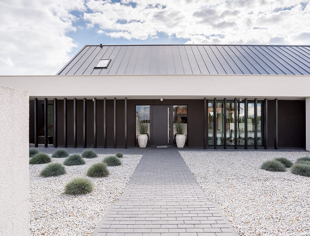 pavement leading to house 2024 10 22 04 44 14 utc 1.jpg