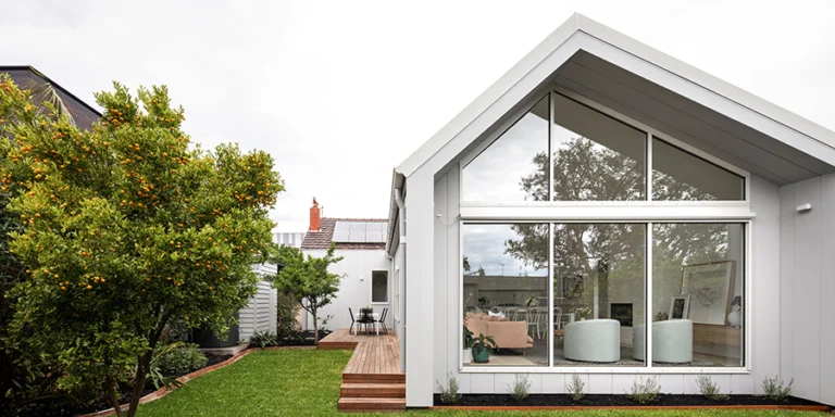 stria cladding exterior modern extension bentleigh dylanjamesphoto jameshardie 3 3